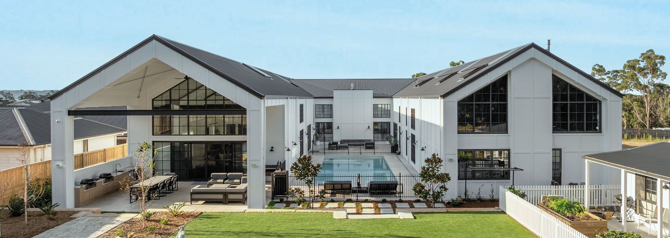 The Morley 2.0’s dramatic cathedral ceilings soar to 6.5 metres, requiring a combination of structural steel and frames made from TRUECORE® steel to bring the design to life. Large structural beams provide the primary load-bearing support, while frames made from TRUECORE® steel supports accuracy and consistency for a build of this size.