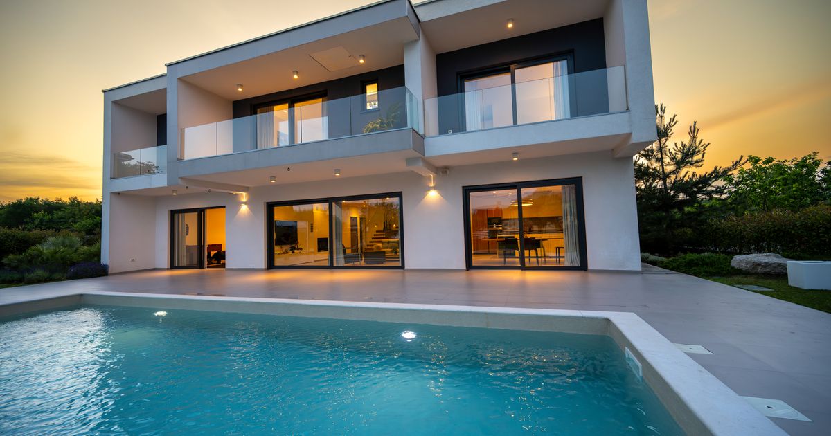 Pool and Spa Standards for Your Airbnb Property | Poolwerx NZ