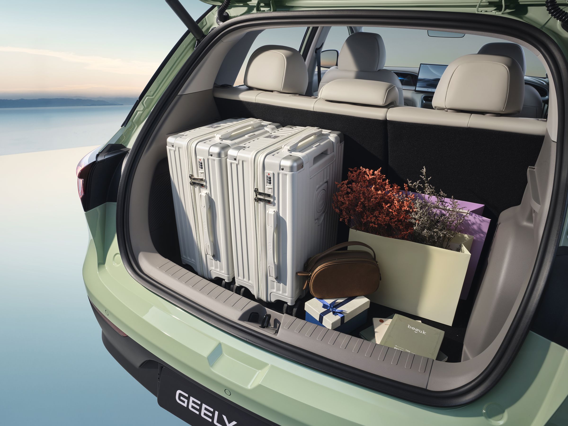 Geely EX2 - Room for everything