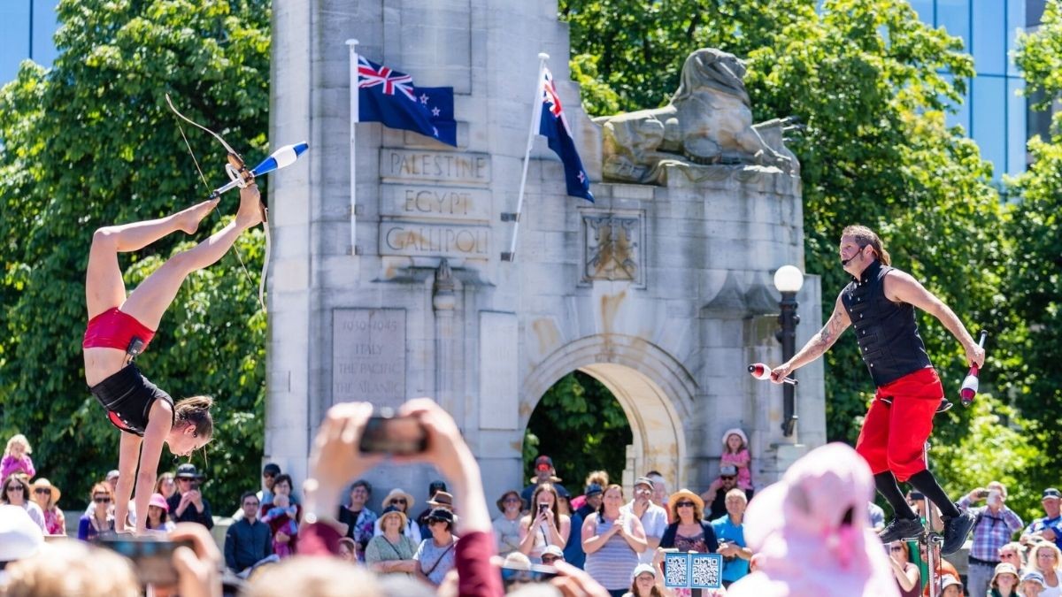 Buskers perform at bridge of remembrance