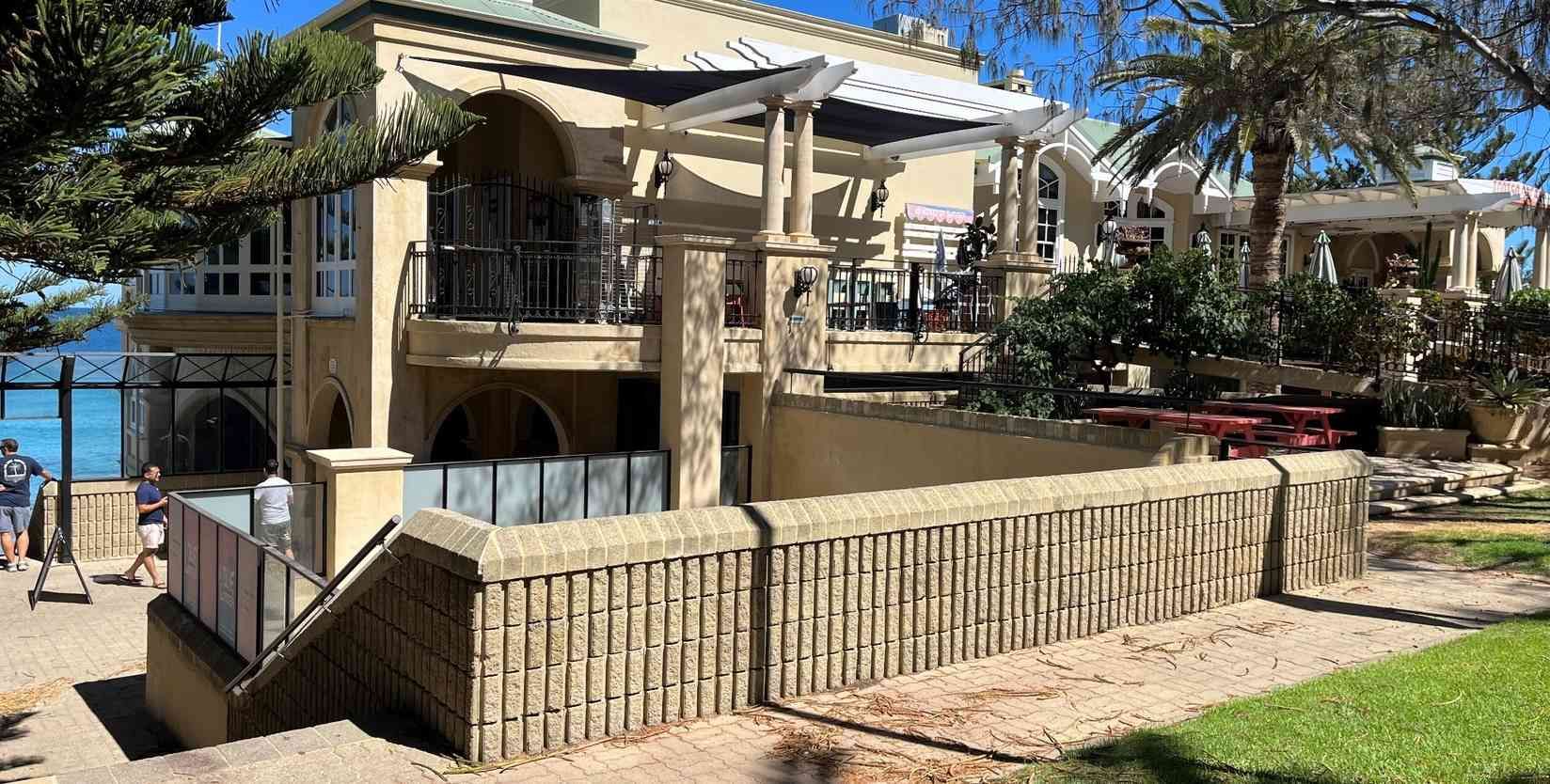 https://a-ap.storyblok.com/f/3000981/1648x834/259c8e588c/indiana-teahouse-exterior-paint-1648x834-01.jpg