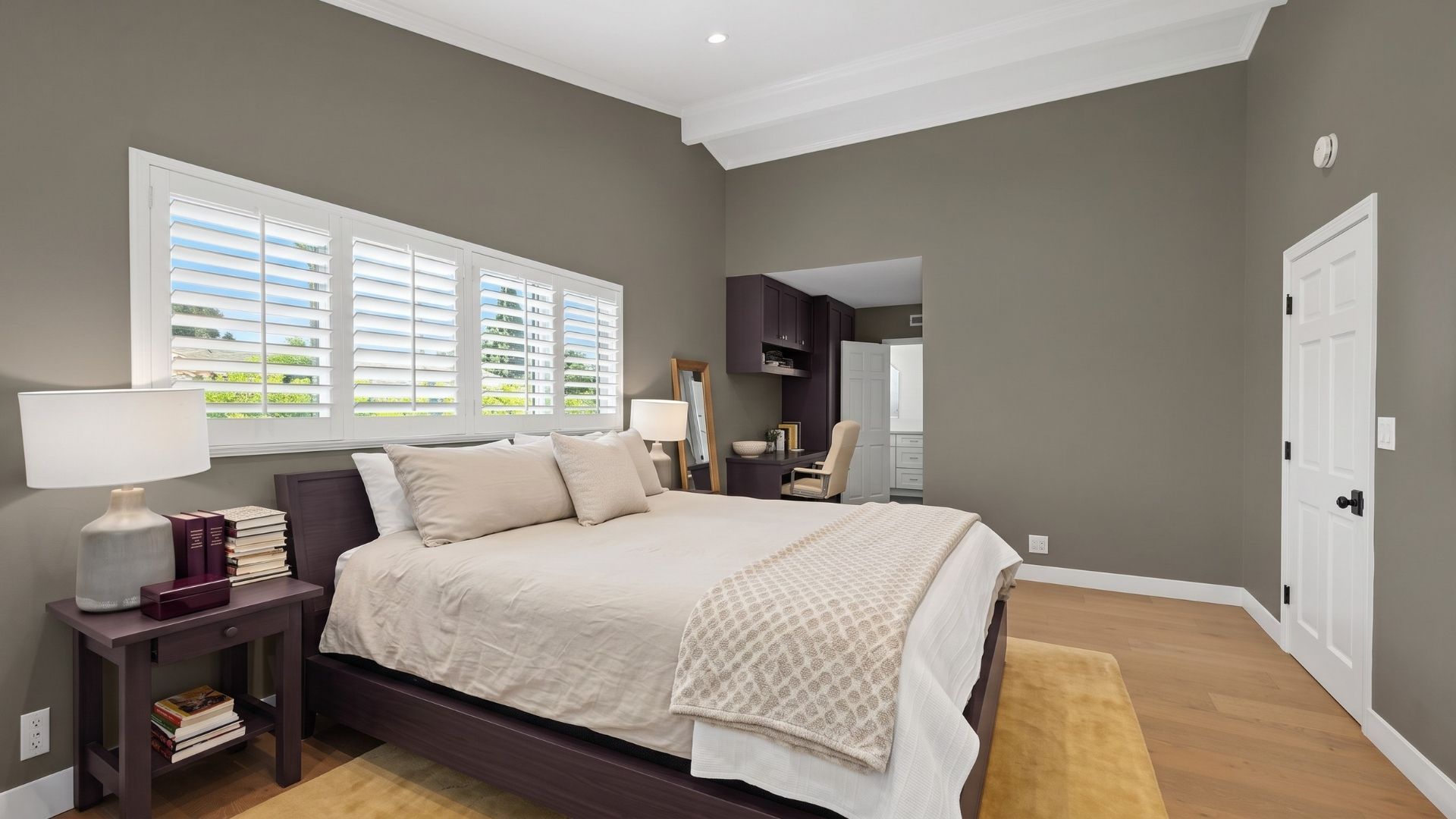 https://a-ap.storyblok.com/f/3000981/1920x1080/4ca3b35ea7/master-bedroom-dream-1.jpg